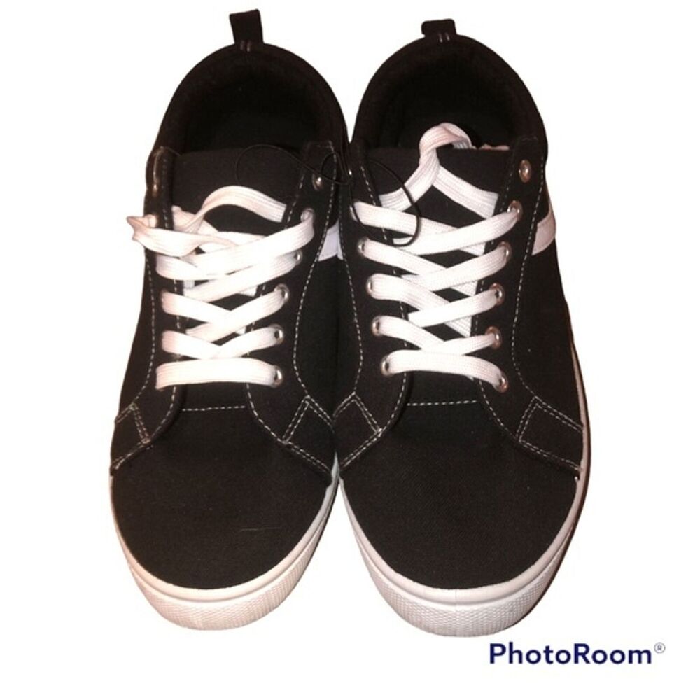 Open Trails Revolution Sz 10 Men’s Black White Skate Skater Sneakers NEW NWT